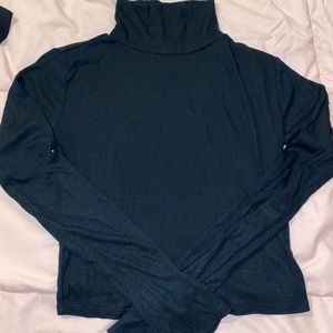Black crop turtle neck